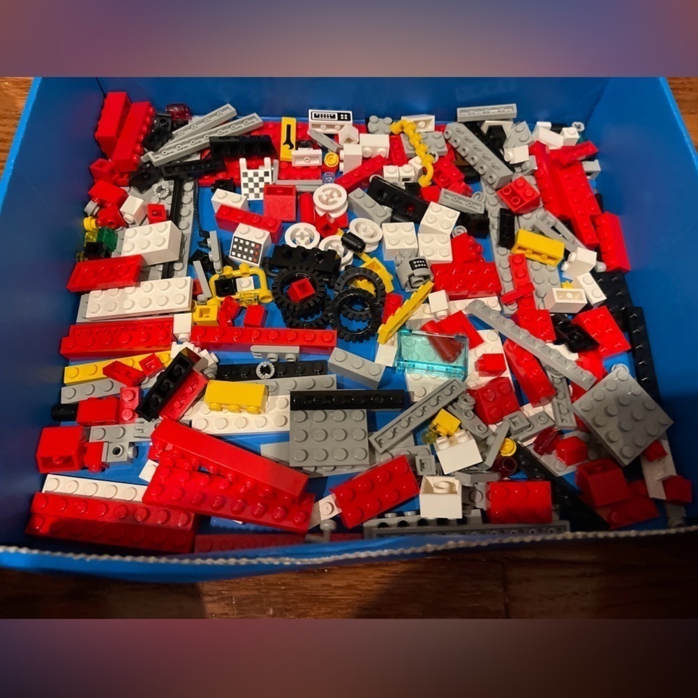 Vintage LEGO System Building Toy Basic Set 715 Incomplete  1990